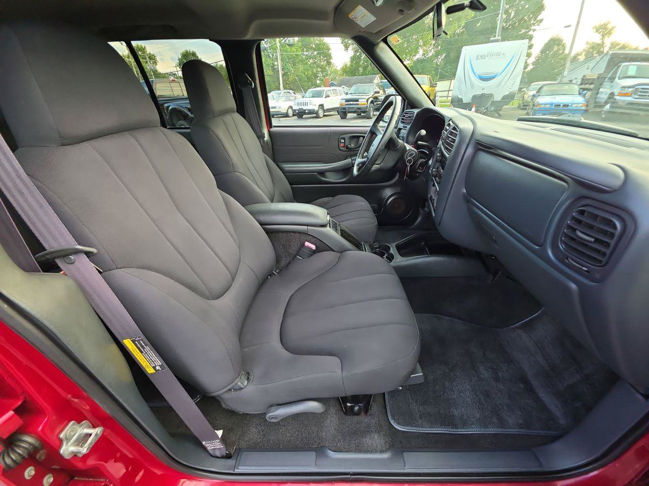 Used 2004 GMC Sonoma SLS AWD/4WD image 8