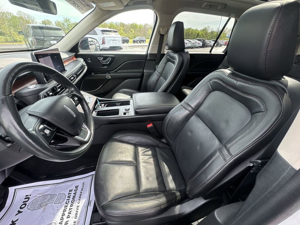 Used 2023 Lincoln Aviator Reserve w/ Jet Appearance Package AWD/4WD image 11