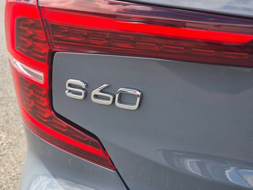 Used 2022 Volvo S60 B5 Momentum w/ Advanced Package FWD image 12