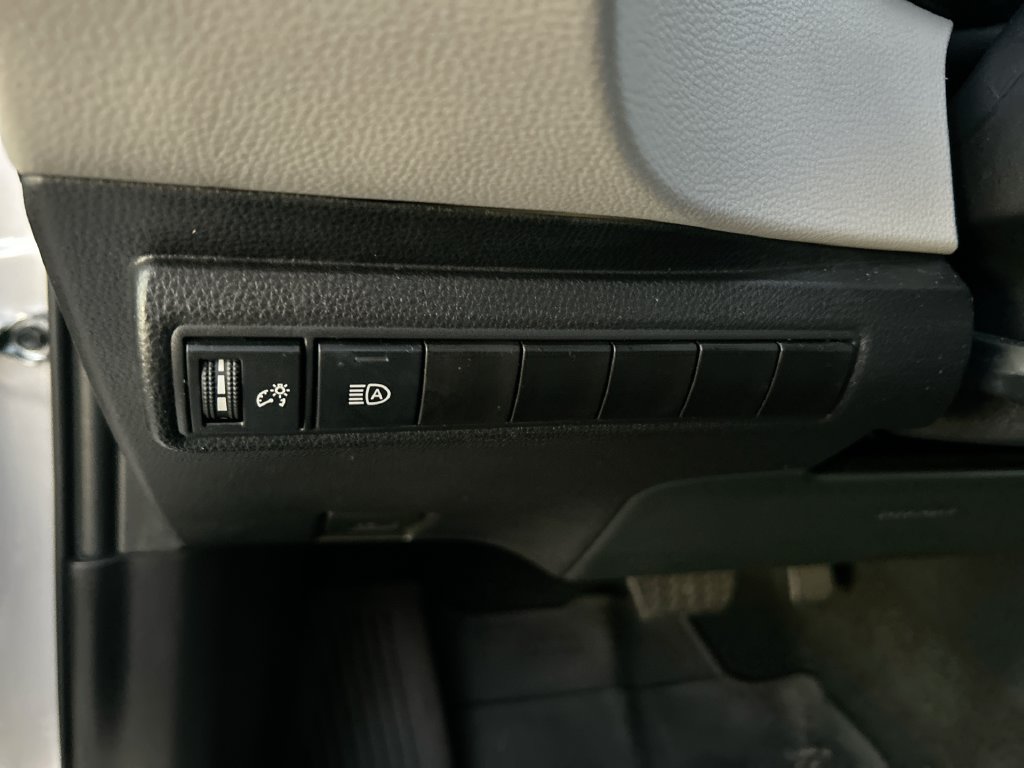 Certified 2025 Toyota Corolla LE FWD image 13