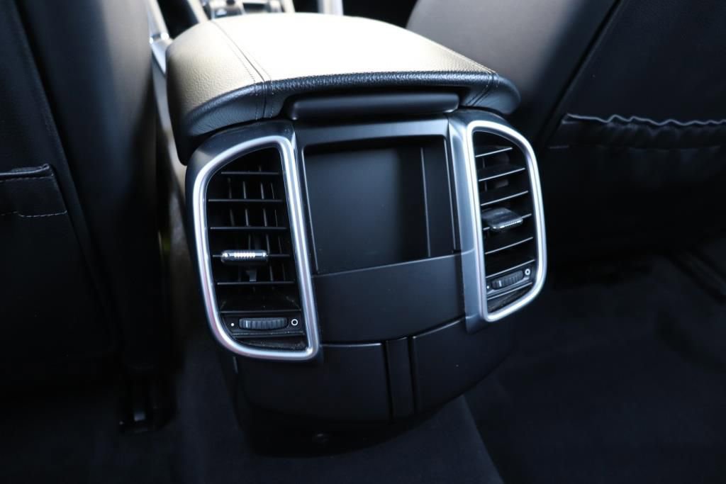 Used 2018 Porsche Cayenne S image 64
