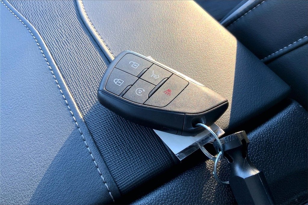 Used 2025 Buick Enclave Sport Touring image 26