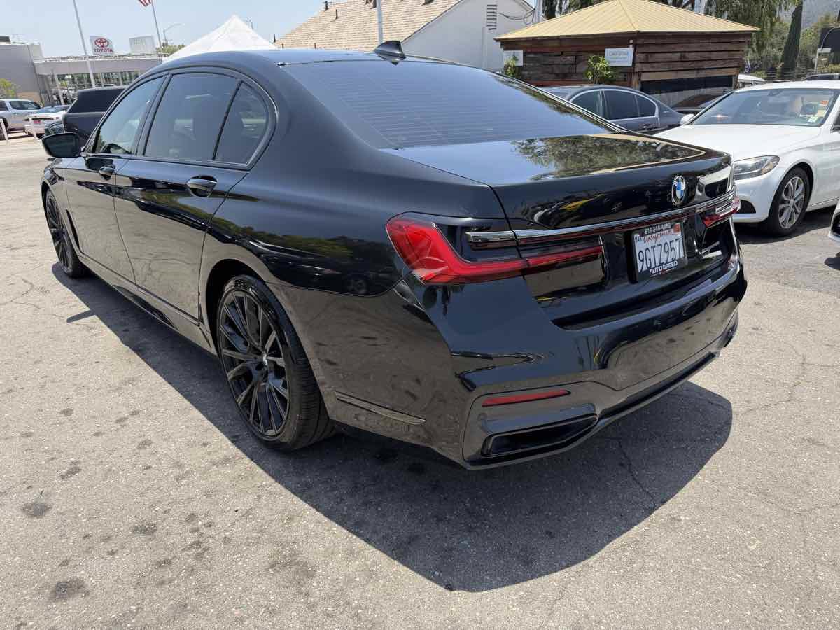 Used 2020 BMW 740i w/ M Sport Package RWD image 3