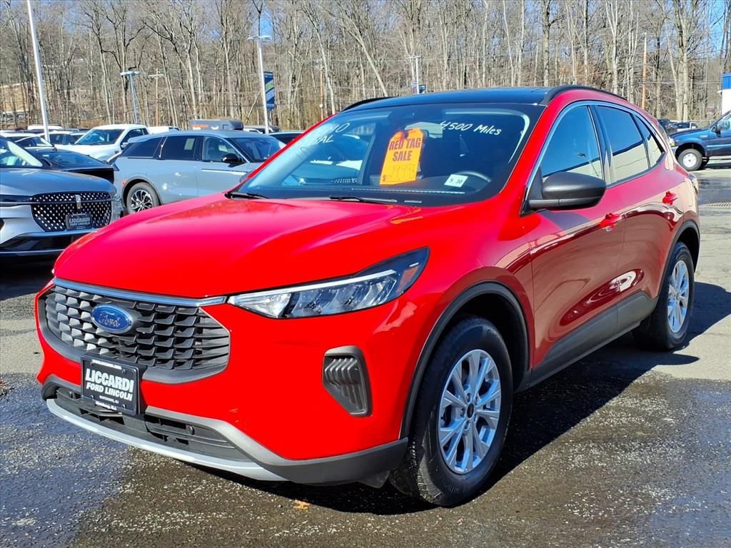 New 2024 Ford Escape Active w/ Tech Pack #1 AWD/4WD image 3