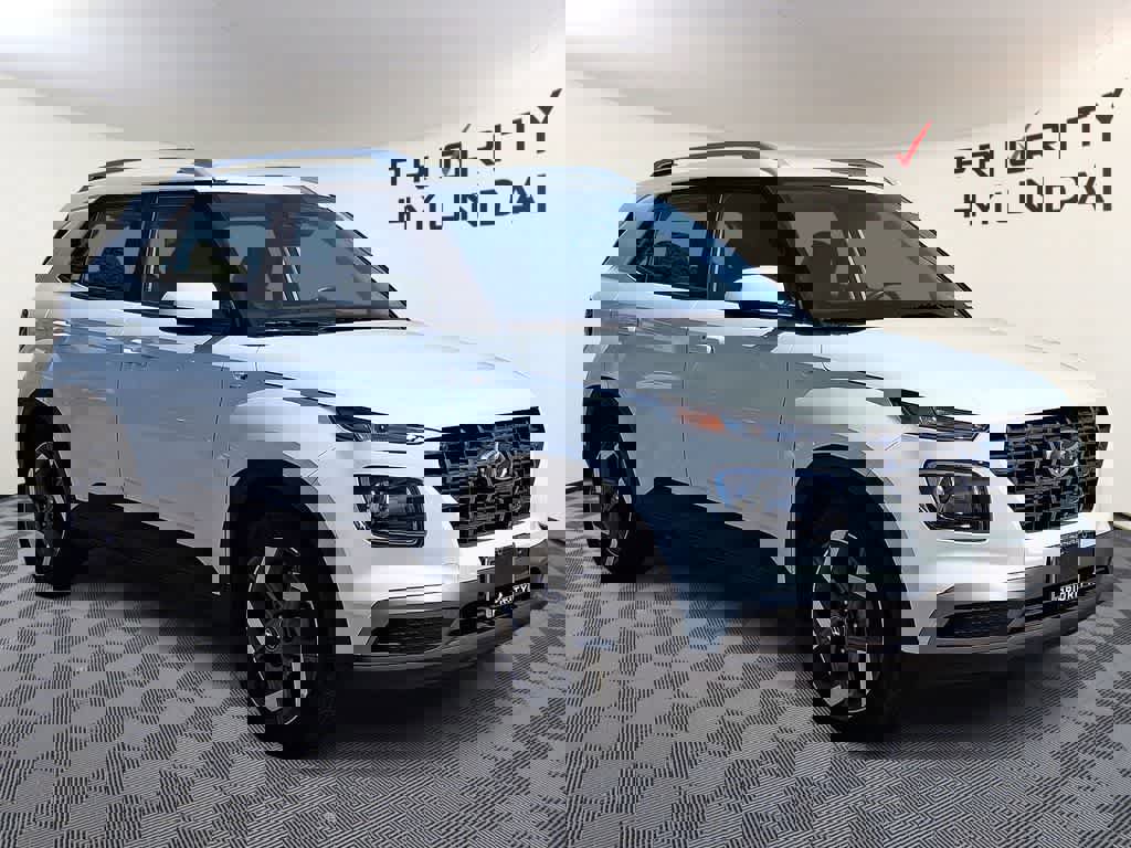 Used 2025 Hyundai Venue SEL image 3