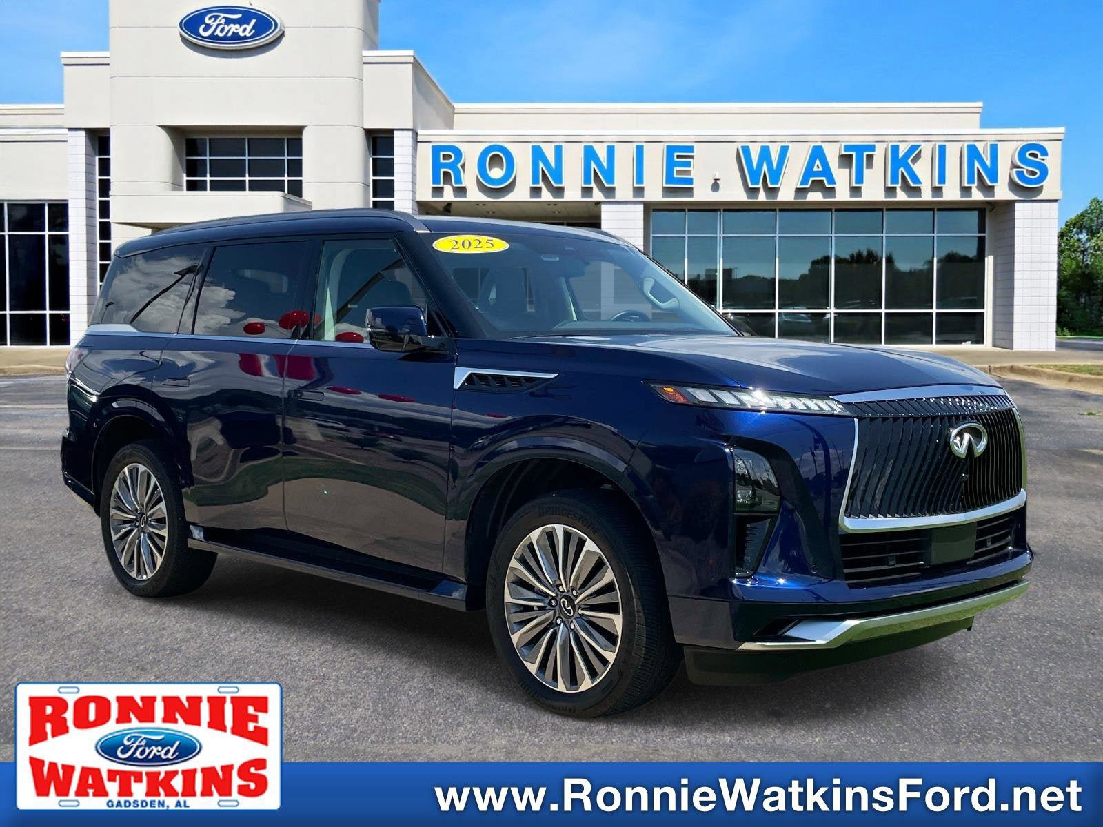 Used 2025 INFINITI QX80 Sensory AWD/4WD image 1