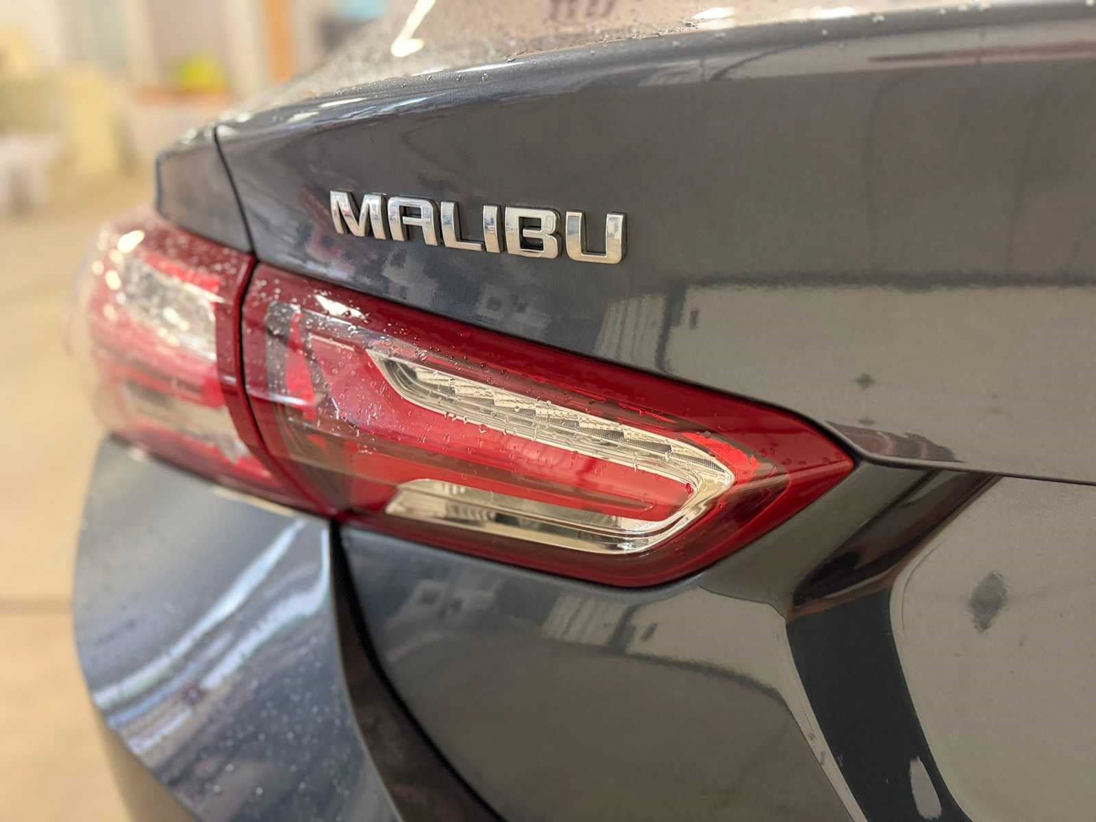Used 2020 Chevrolet Malibu LT FWD image 27
