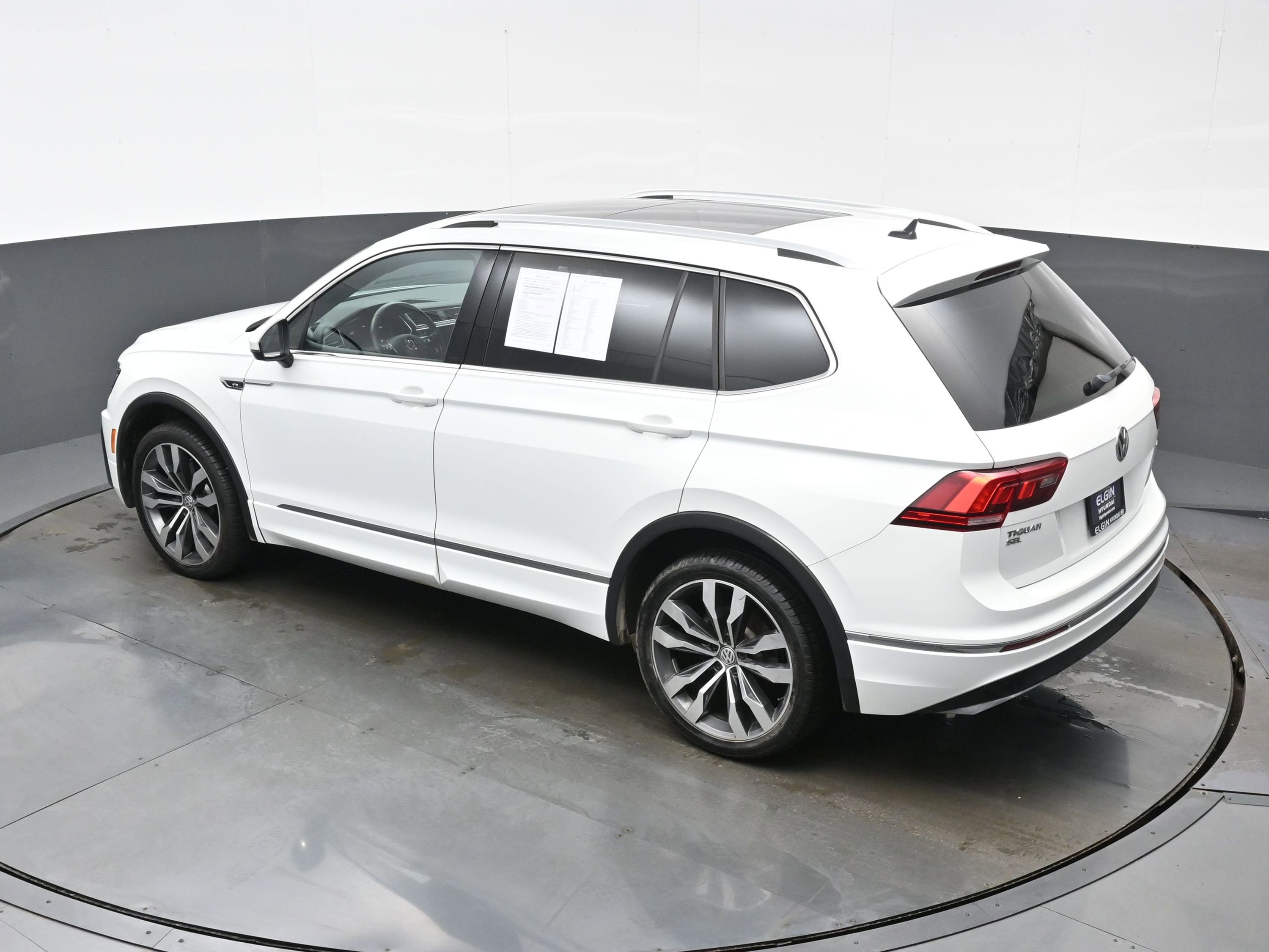 Used 2021 Volkswagen Tiguan SEL Premium R-Line image 37