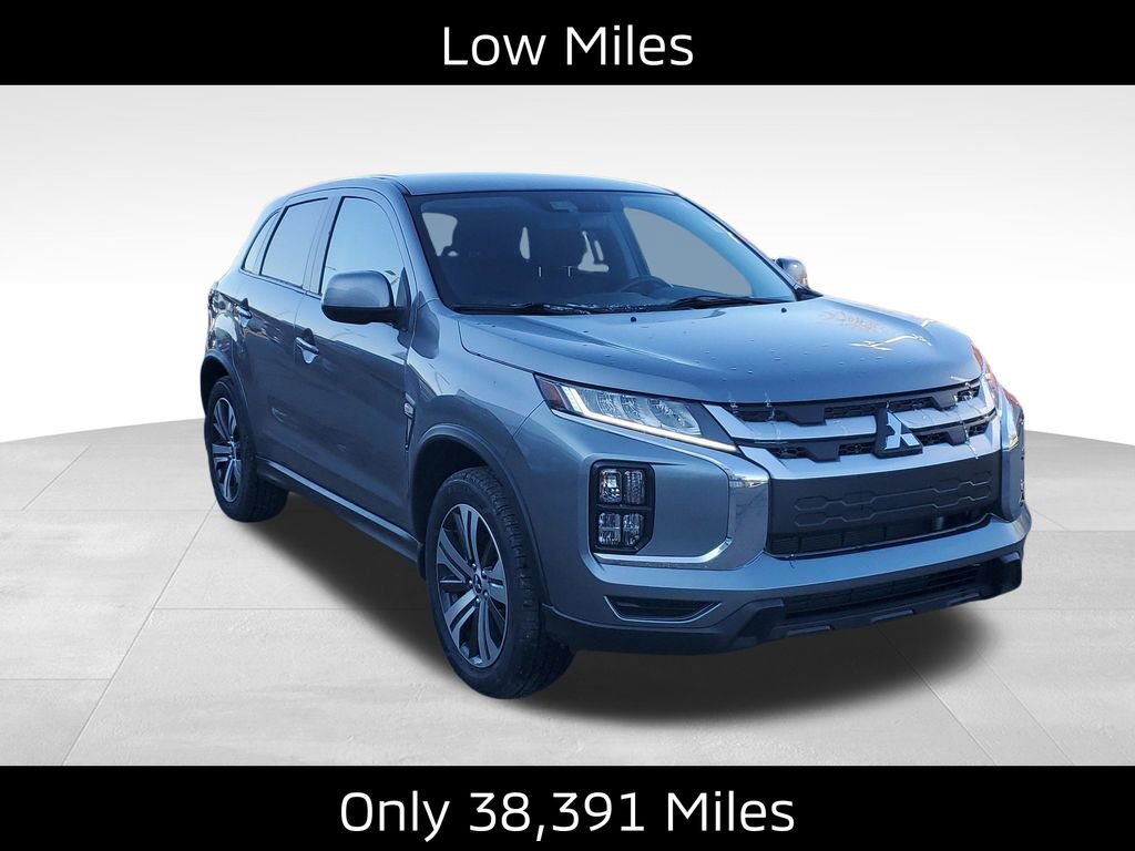 Used 2023 Mitsubishi Outlander Sport SE image 2