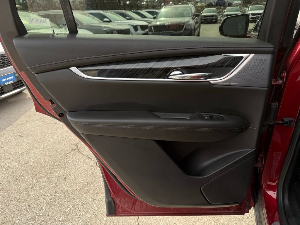 Used 2023 Cadillac XT6 Premium Luxury AWD/4WD image 8