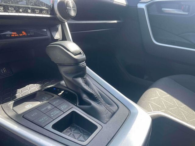Used 2025 Toyota RAV4 XLE AWD/4WD image 32