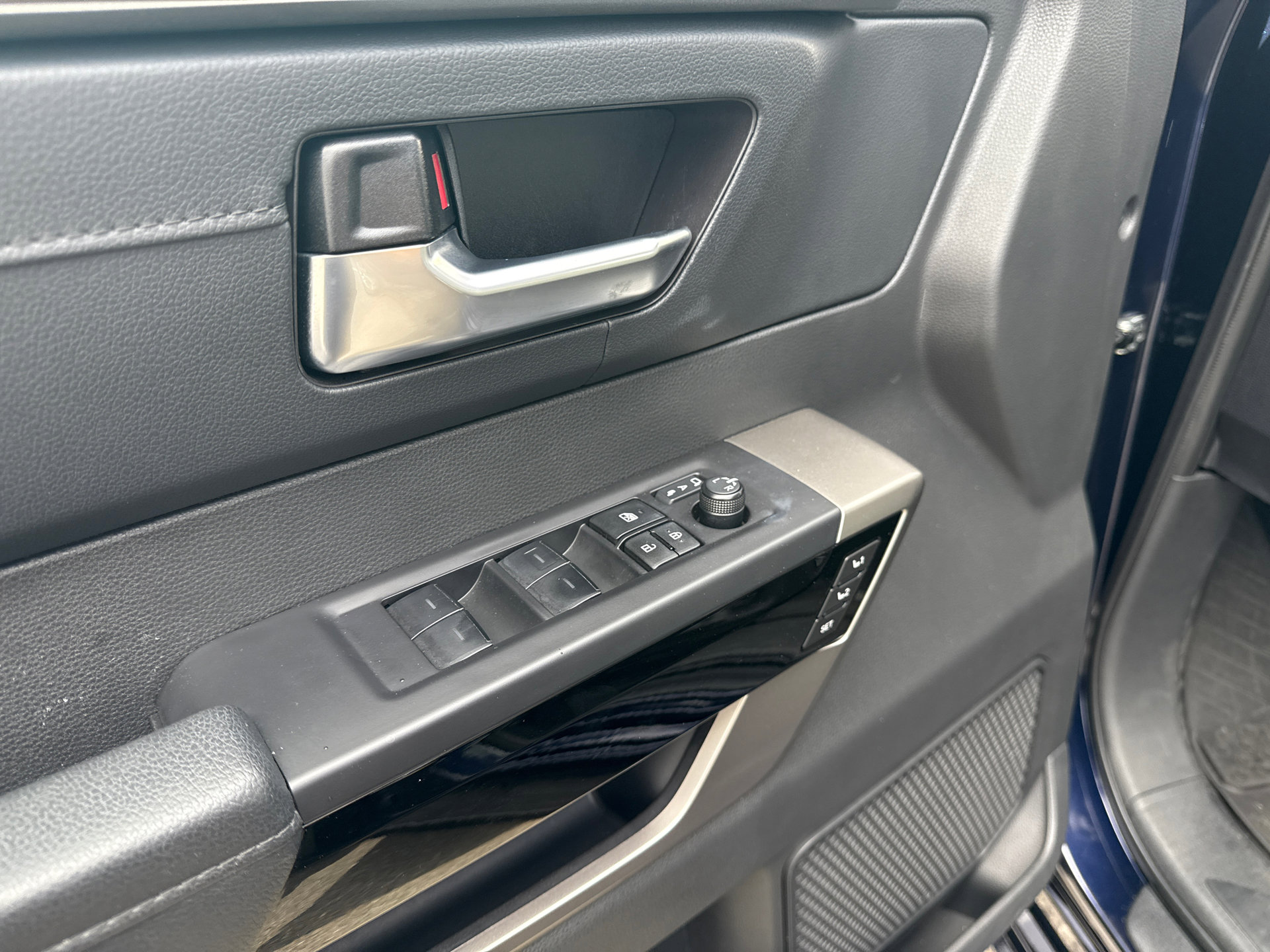 Certified 2024 Toyota Sequoia Limited w/ Tow Technology Package image 25