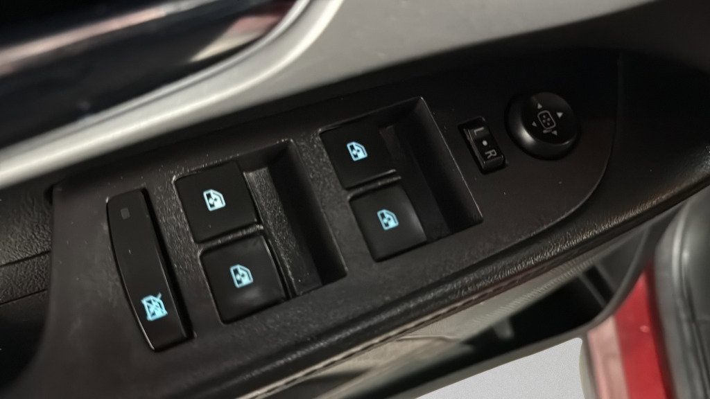 Used 2016 Chevrolet Equinox LT w/ Convenience Package image 14