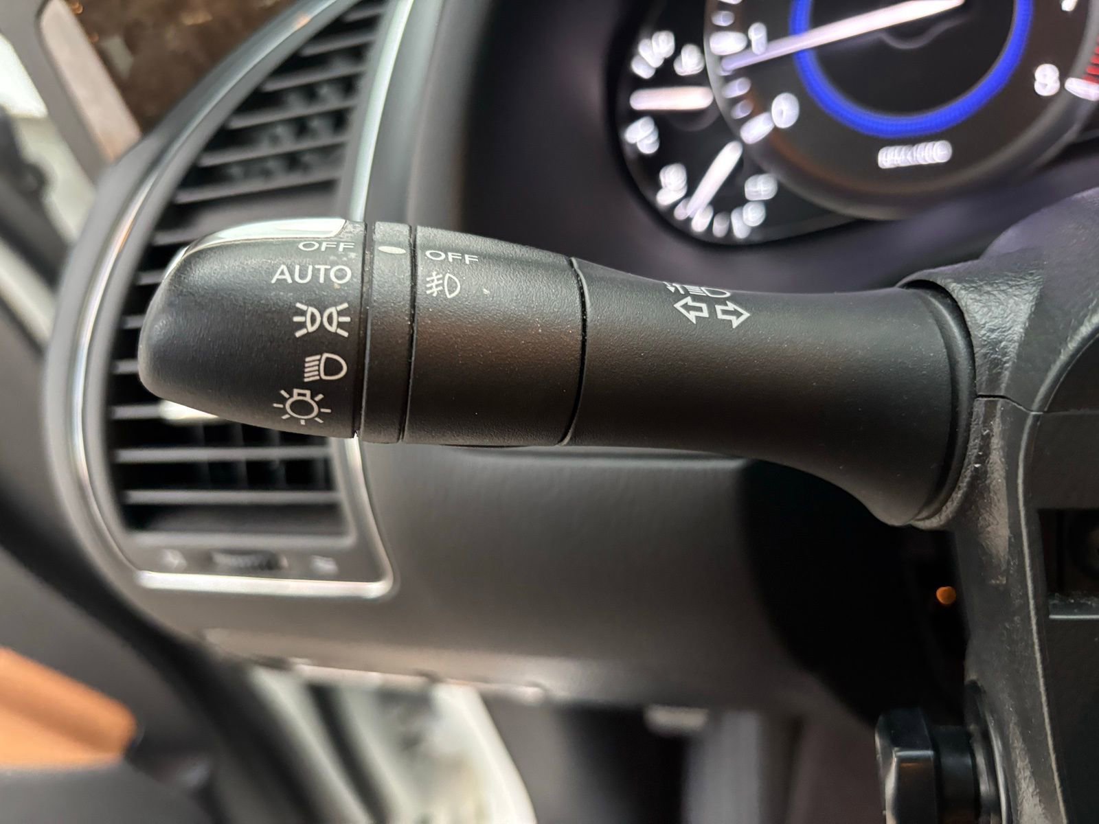 Used 2016 INFINITI QX80 2WD w/ Signature Edition Package image 20