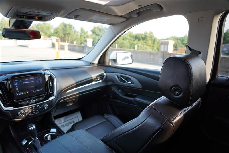 Used 2020 Chevrolet Traverse RS AWD/4WD image 46
