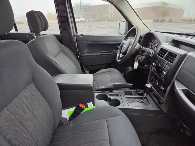 Used 2011 Jeep Liberty Sport AWD/4WD image 31