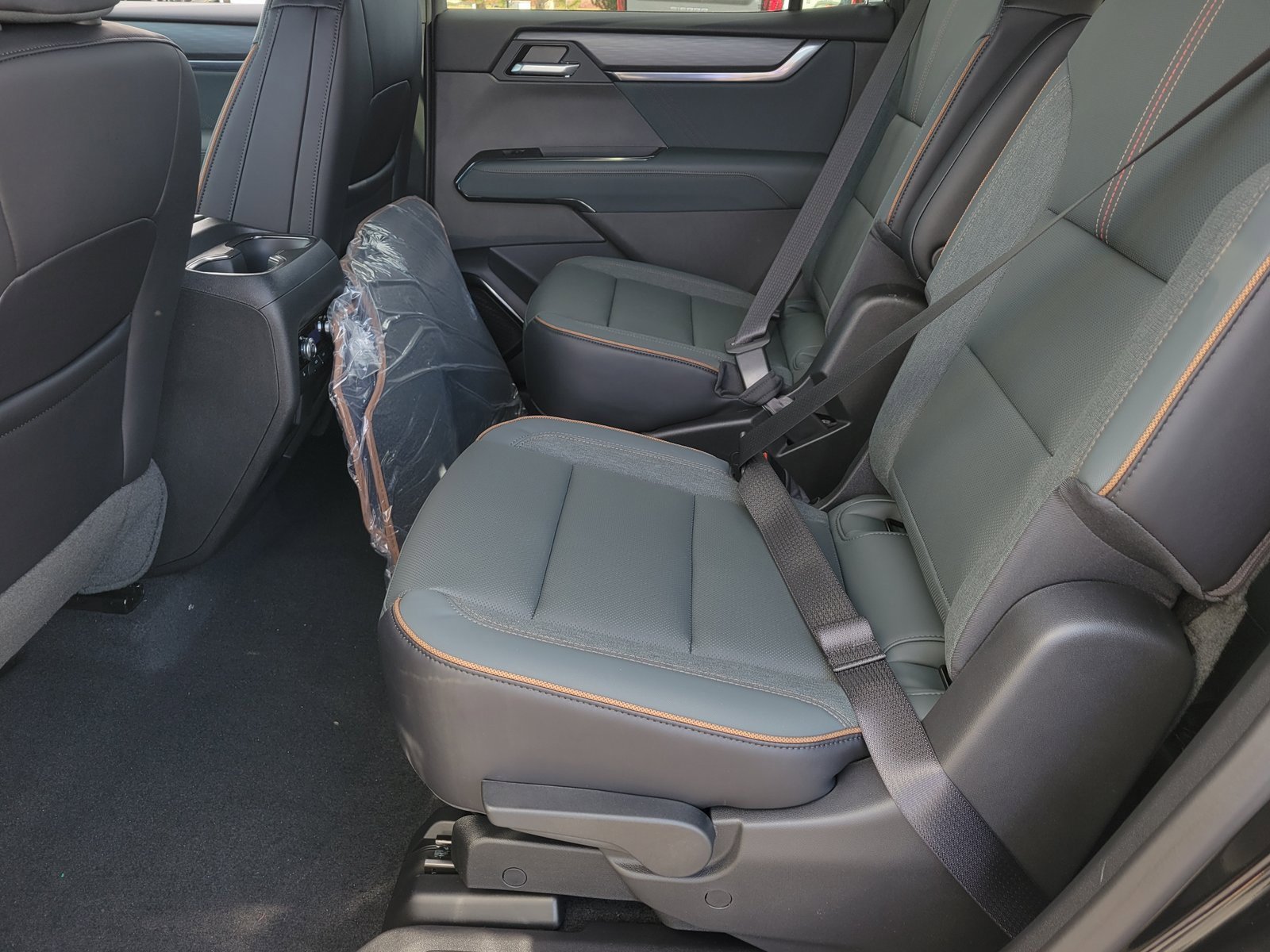 New 2026 GMC Acadia AT4 image 8