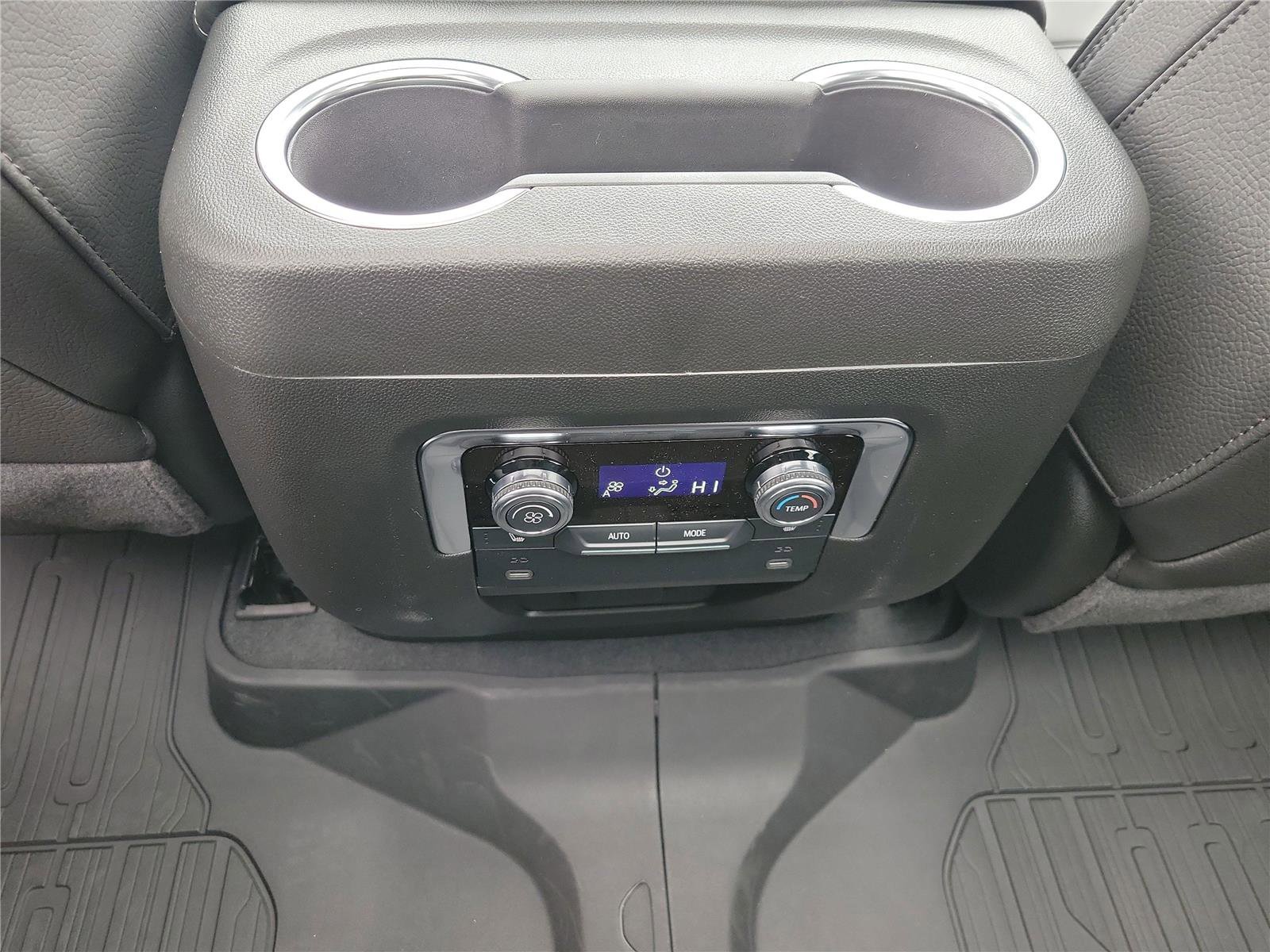 New 2026 GMC Yukon XL Denali w/ Sun & Power Step Package image 12