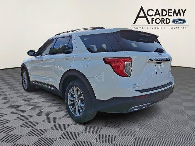 Certified 2022 Ford Explorer XLT w/ Equipment Group 202A AWD/4WD image 4