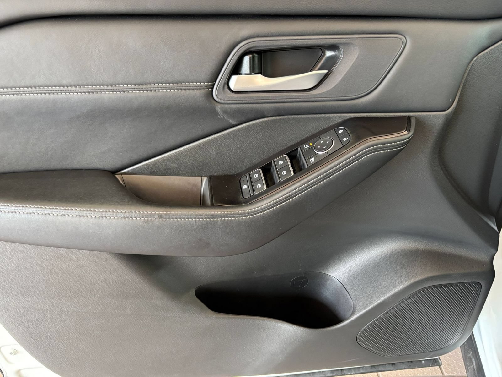 Used 2026 Nissan Rogue SL FWD image 18