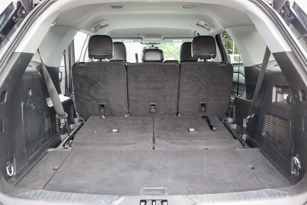 Certified 2023 Ford Explorer XLT w/ Equipment Group 202A AWD/4WD image 38