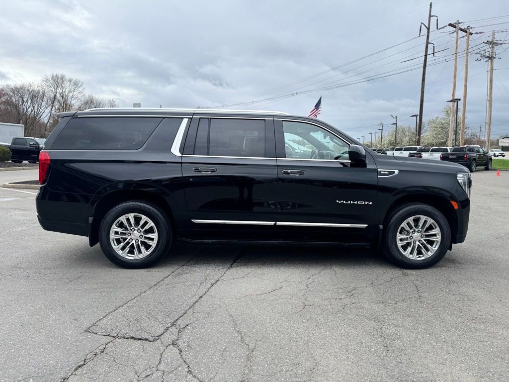 Used 2023 GMC Yukon XL SLT w/ Max Trailering Package AWD/4WD image 8