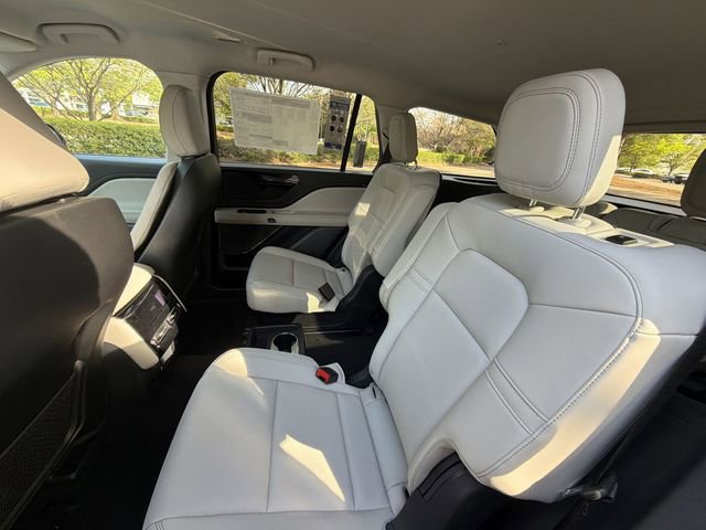 New 2026 Lincoln Aviator AWD image 23