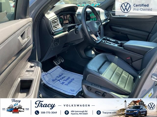 Certified 2024 Volkswagen Atlas Cross Sport SEL R-Line AWD/4WD image 15