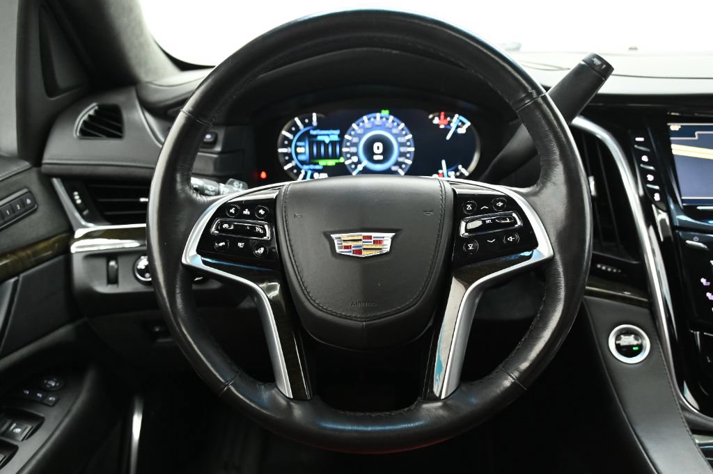 Used 2018 Cadillac Escalade Platinum AWD/4WD image 27