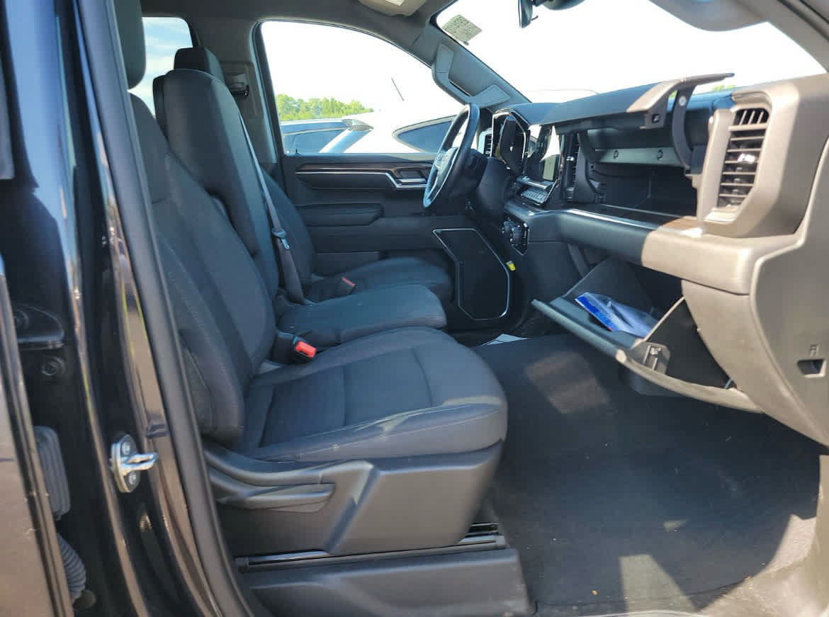 Used 2024 Chevrolet Silverado 1500 LT AWD/4WD image 7