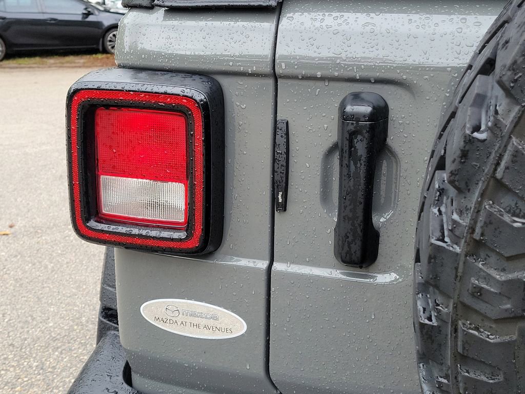 Used 2022 Jeep Wrangler Willys image 9