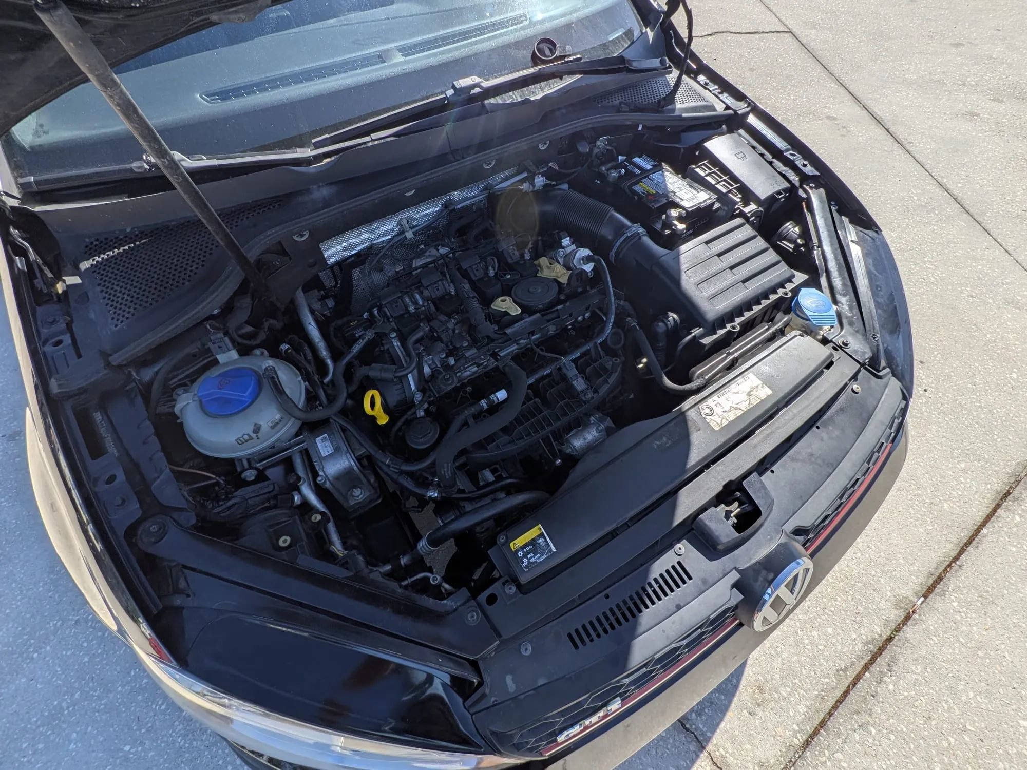 Used 2015 Volkswagen Golf 4-Door image 21