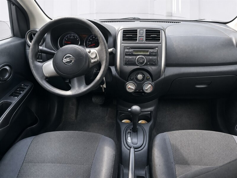 Used 2012 Nissan Versa SV FWD image 9