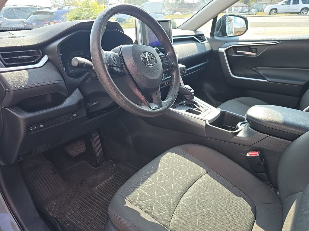 Used 2023 Toyota RAV4 XLE image 6
