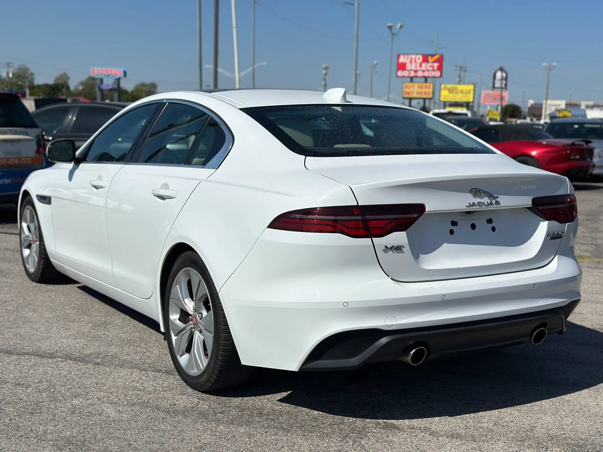 Used 2020 Jaguar XE S RWD image 8