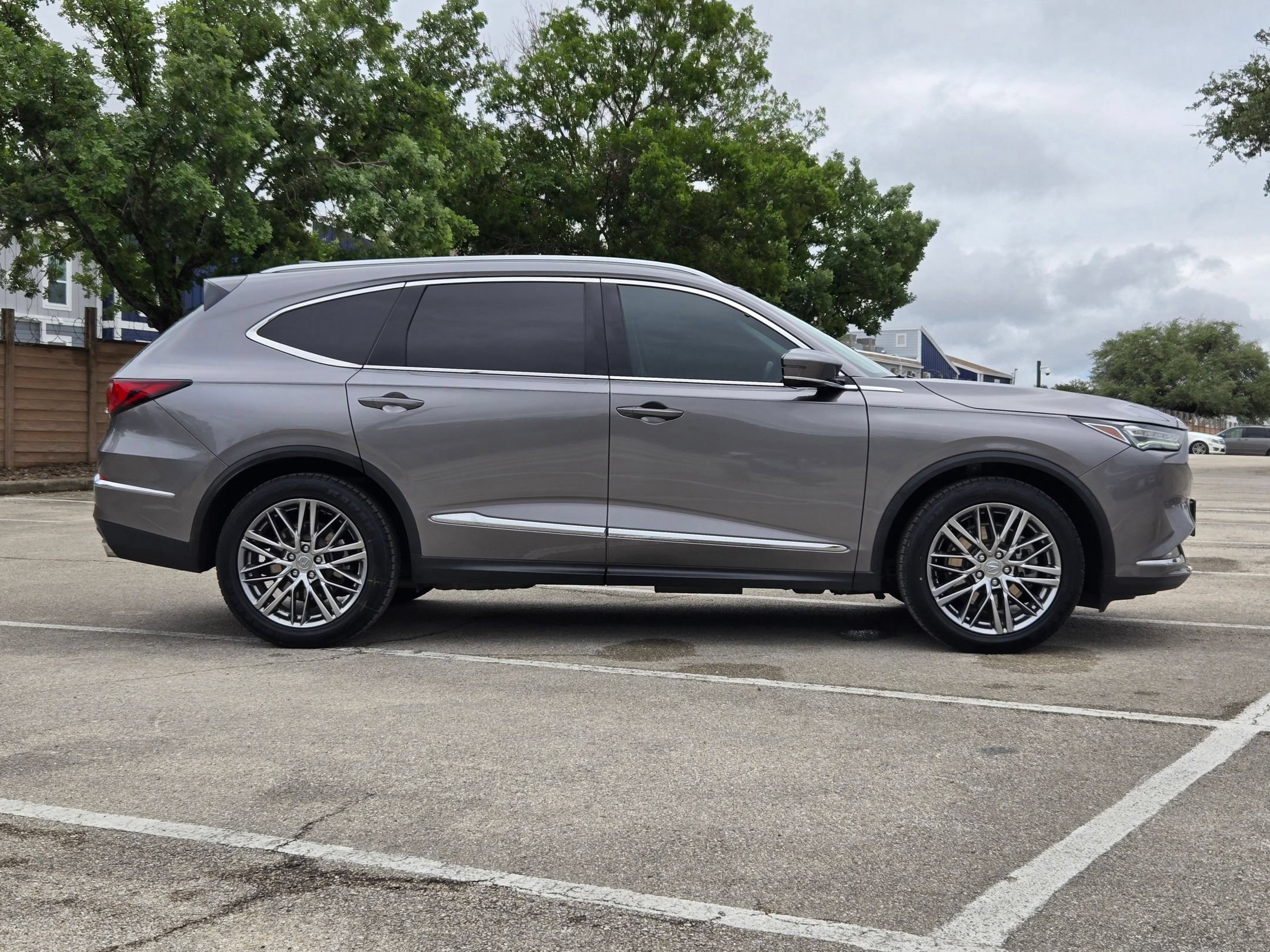 Certified 2022 Acura MDX SH-AWD w/ Advance Package image 3