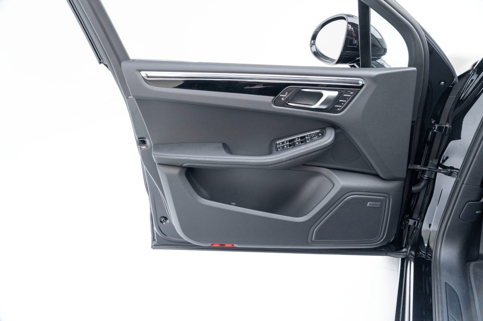 New 2025 Porsche Macan image 21