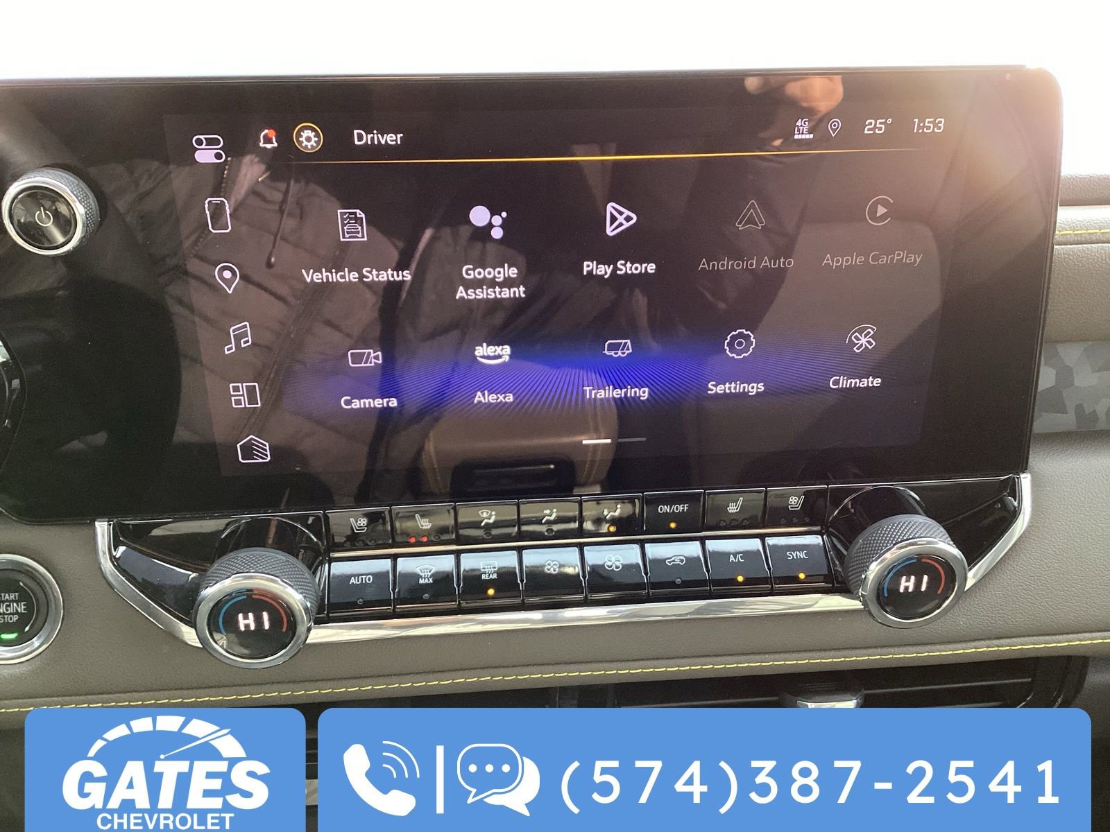 Used 2023 Chevrolet Colorado ZR2 w/ ZR2 Convenience Package III image 3