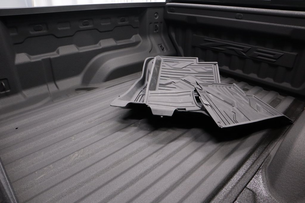 Used 2024 Chevrolet Colorado ZR2 w/ ZR2 Convenience Package III image 19