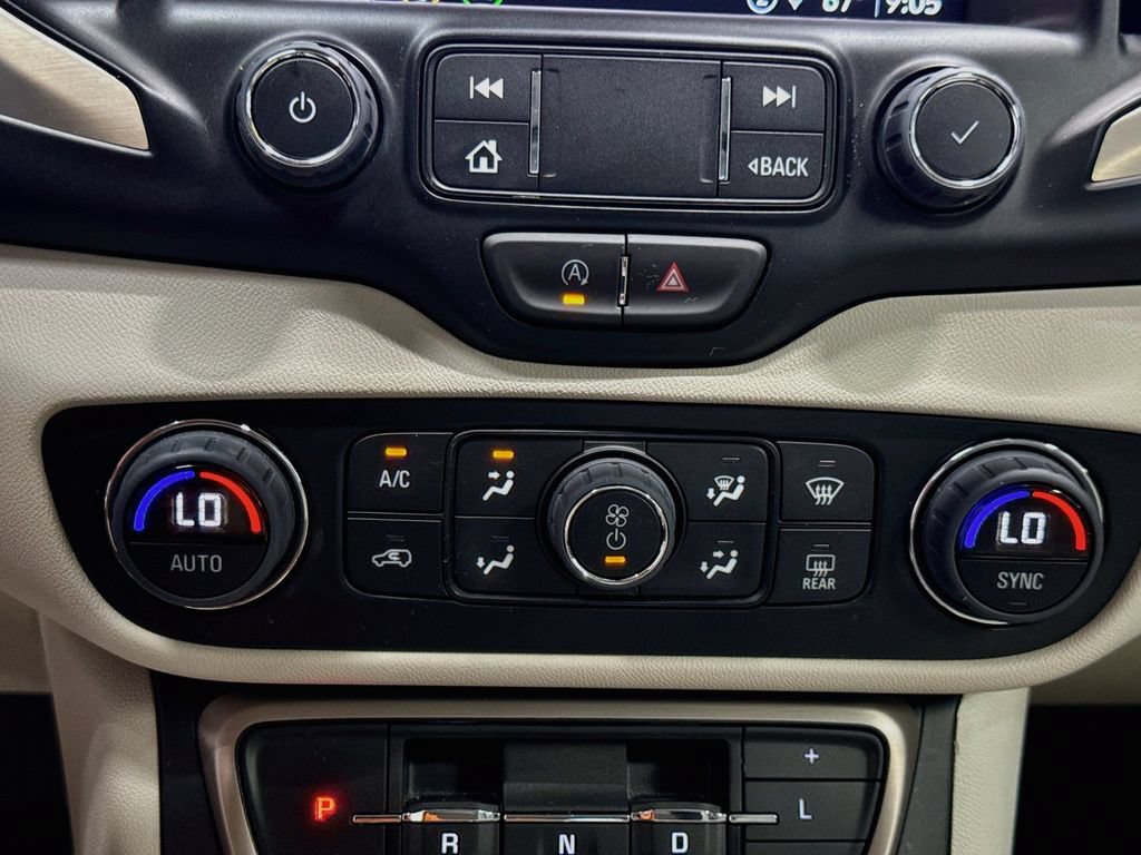 Used 2024 GMC Terrain Denali w/ Denali Premium Package AWD/4WD image 16