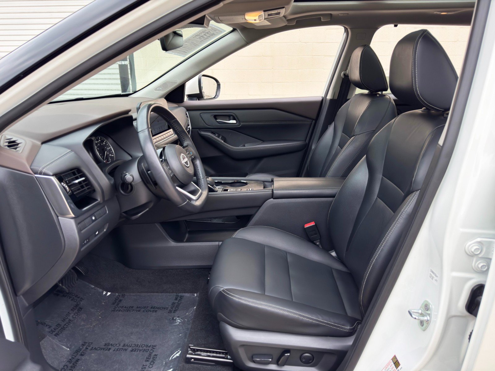 Used 2023 Nissan Rogue SL w/ SL Premium Package FWD image 16