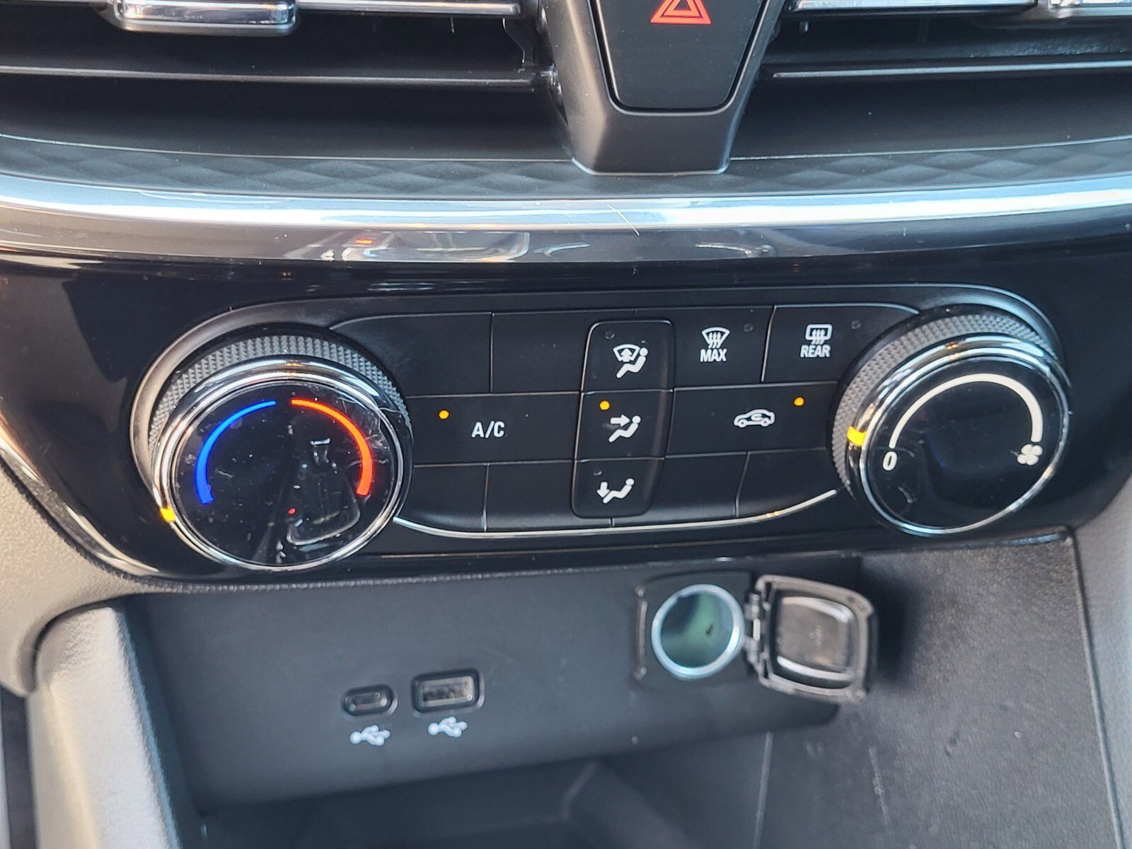 Used 2025 Buick Encore GX Sport Touring image 22