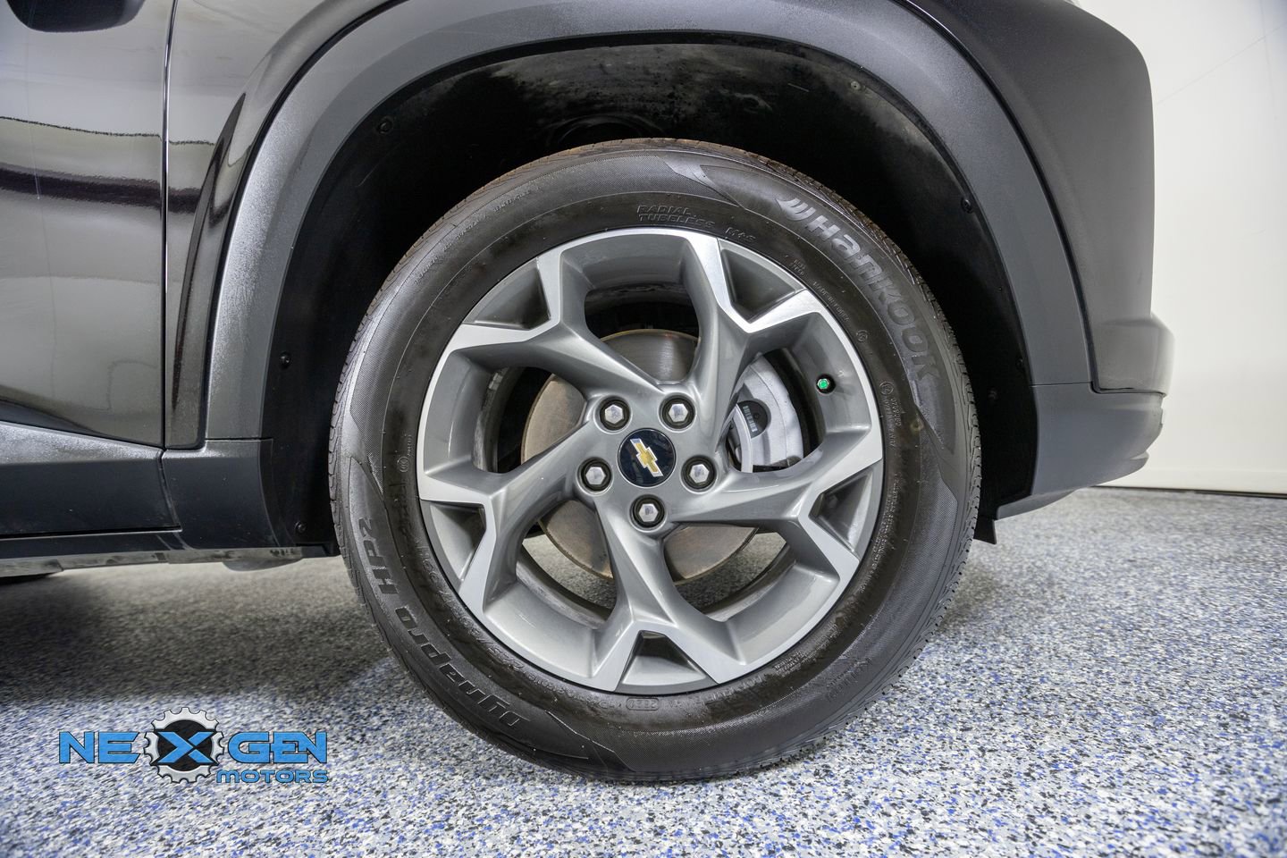 Used 2025 Chevrolet Trax LT w/ Driver Confidence Package FWD image 44