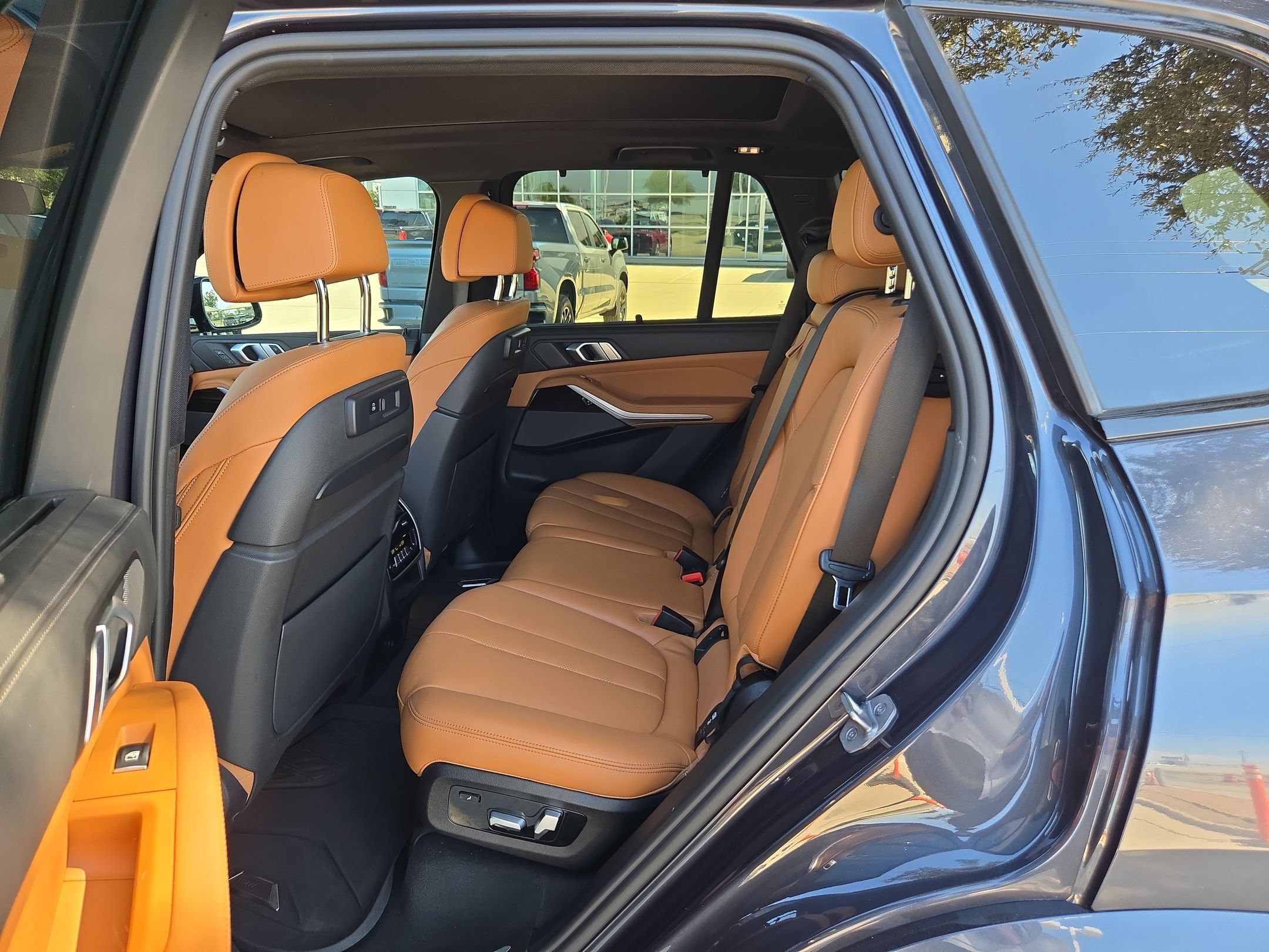 Used 2021 BMW X5 xDrive40i AWD/4WD image 13