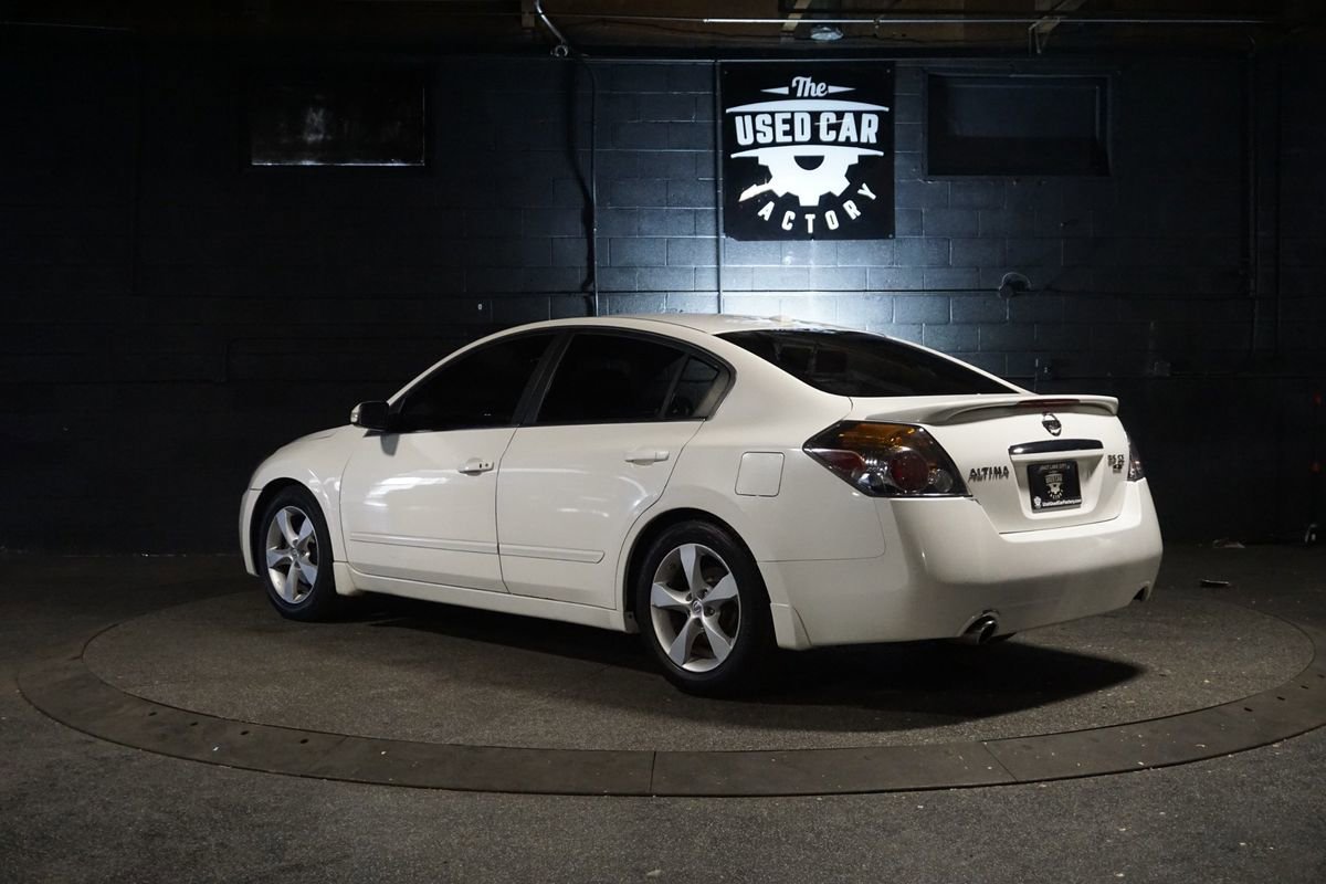 Used 2008 Nissan Altima 3.5 SE w/ Premium Pkg FWD image 3
