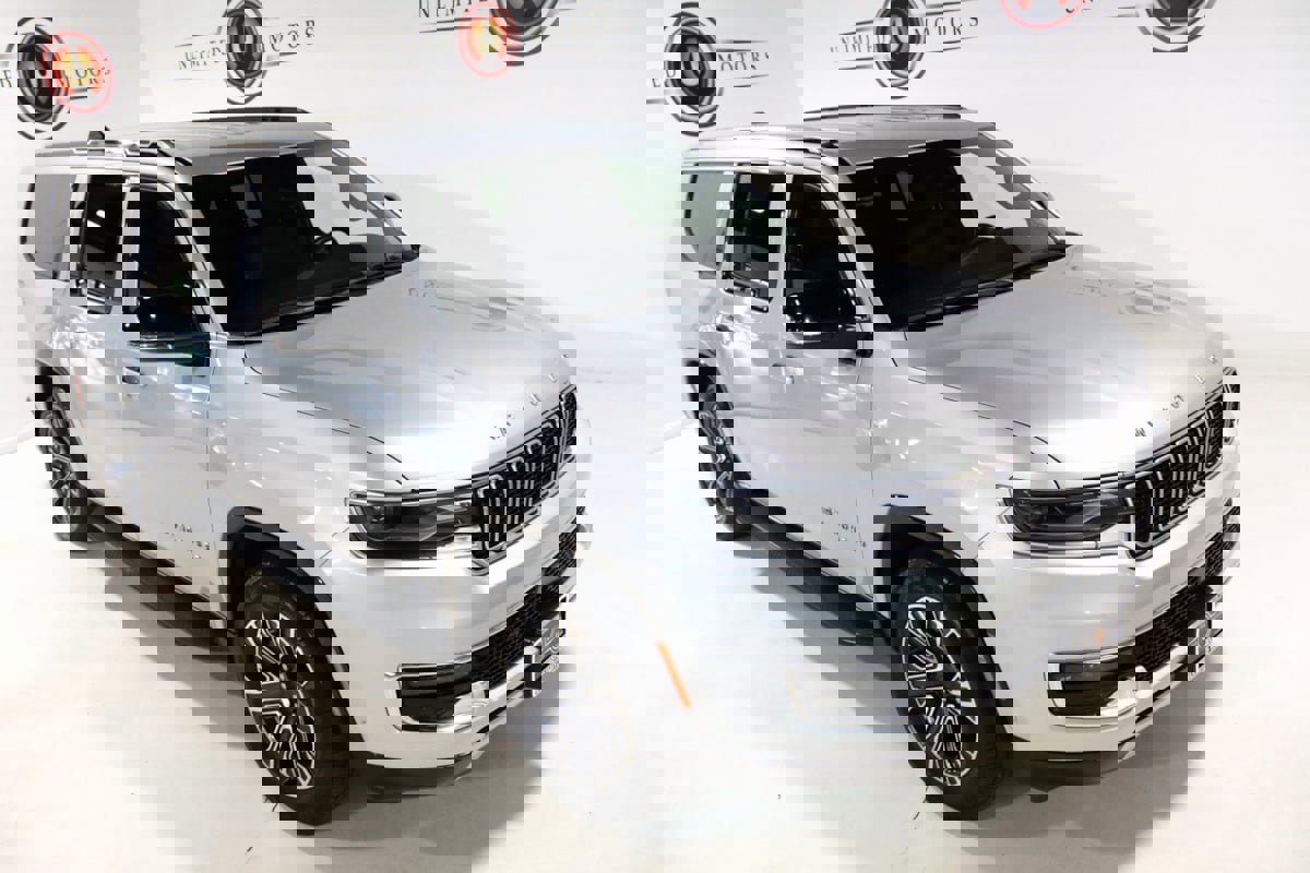 Used 2024 Jeep Wagoneer L Series II w/ Flexible Seating Group image 10