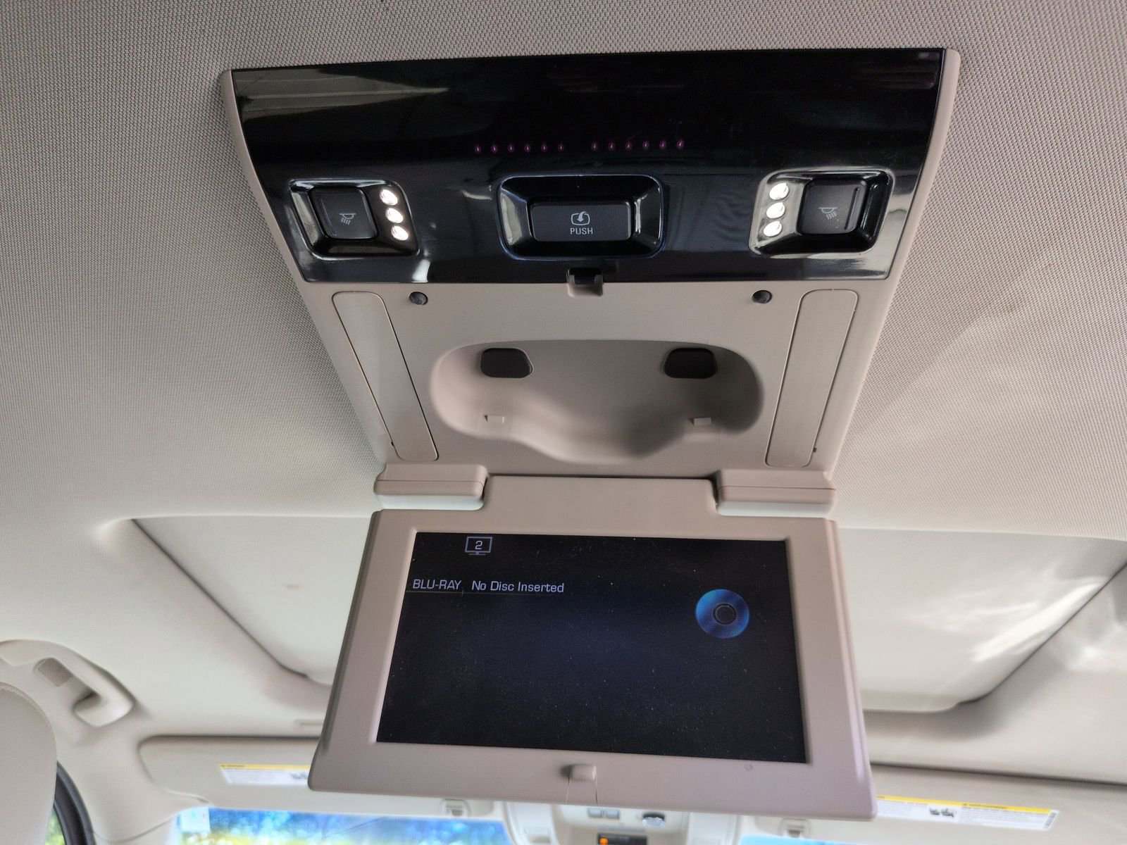 Used 2015 Cadillac Escalade Luxury image 33