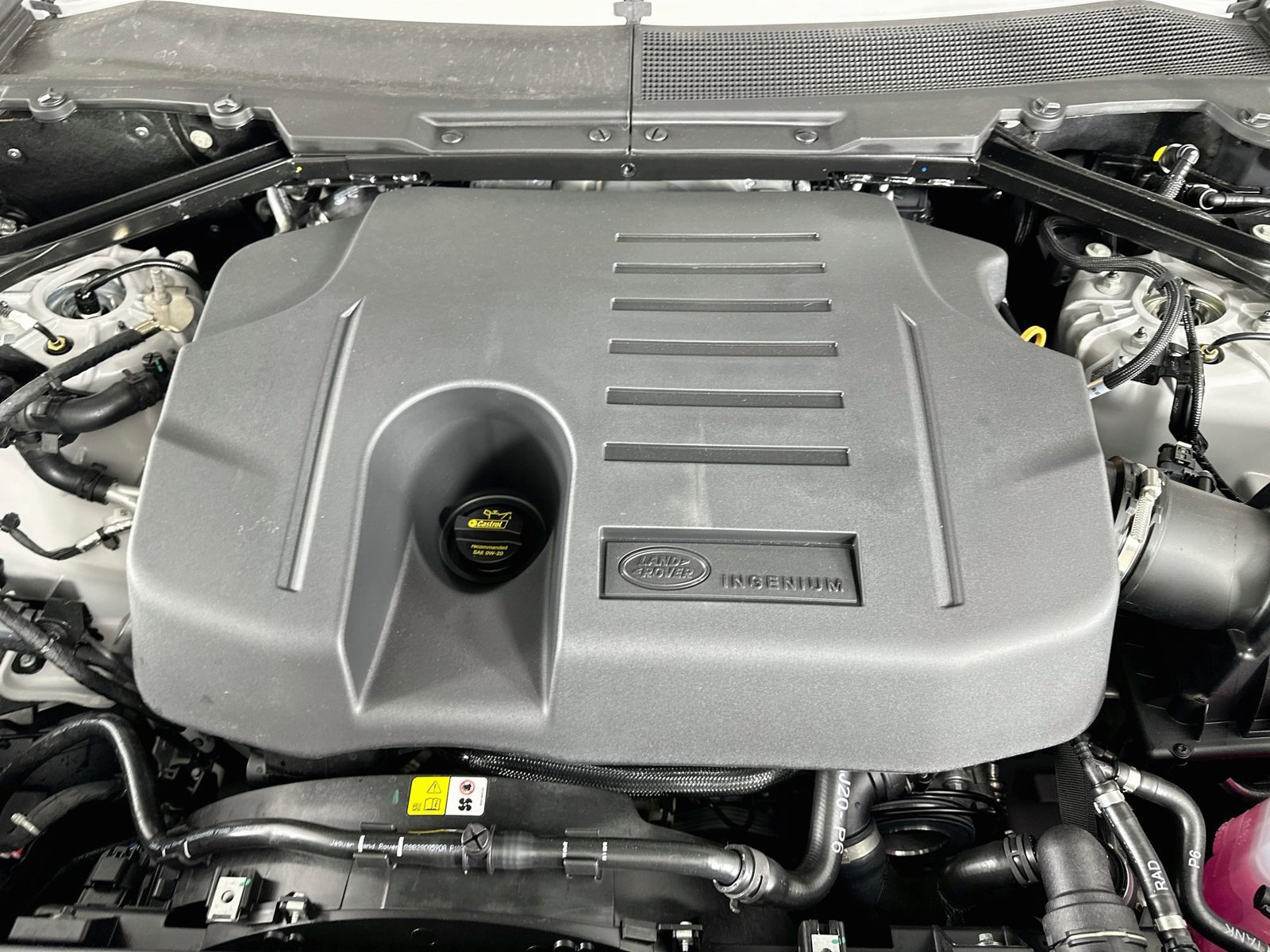 New 2026 Land Rover Defender 110 X-Dynamic SE AWD/4WD image 14