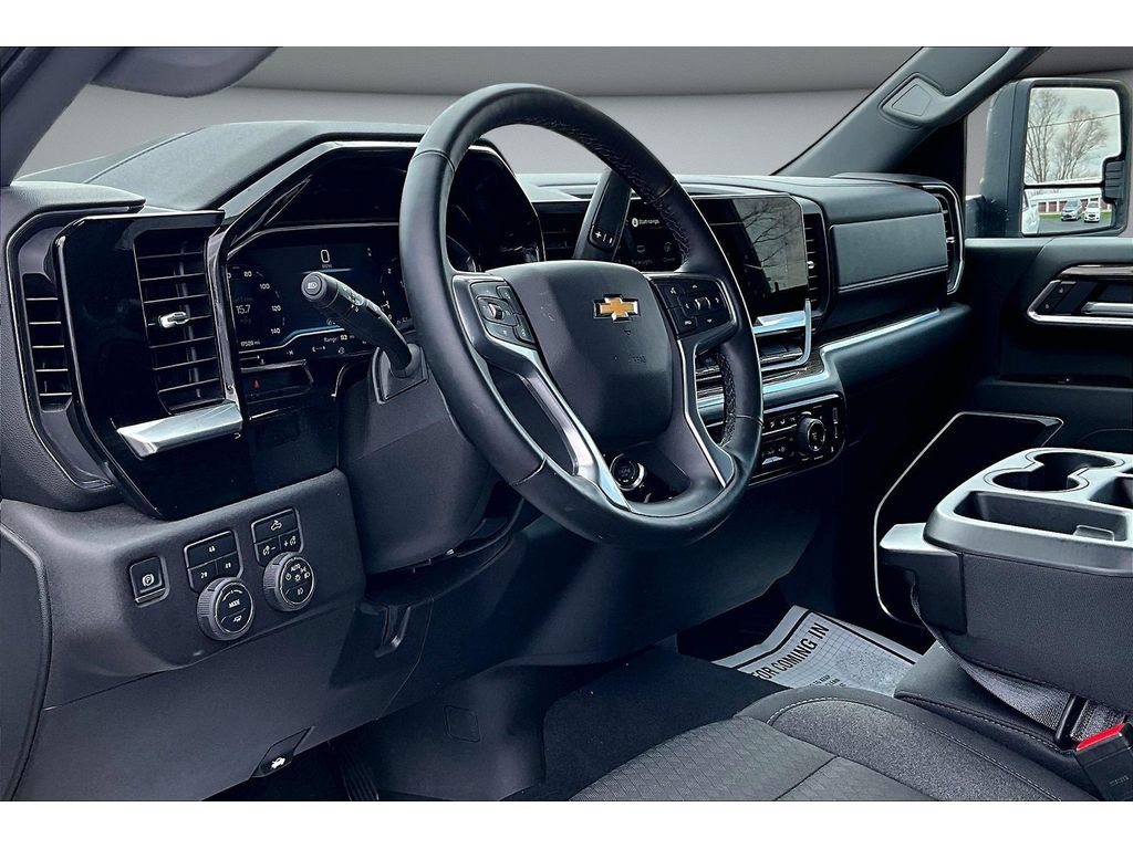 Used 2025 Chevrolet Silverado 2500 LT w/ Convenience Package AWD/4WD image 16