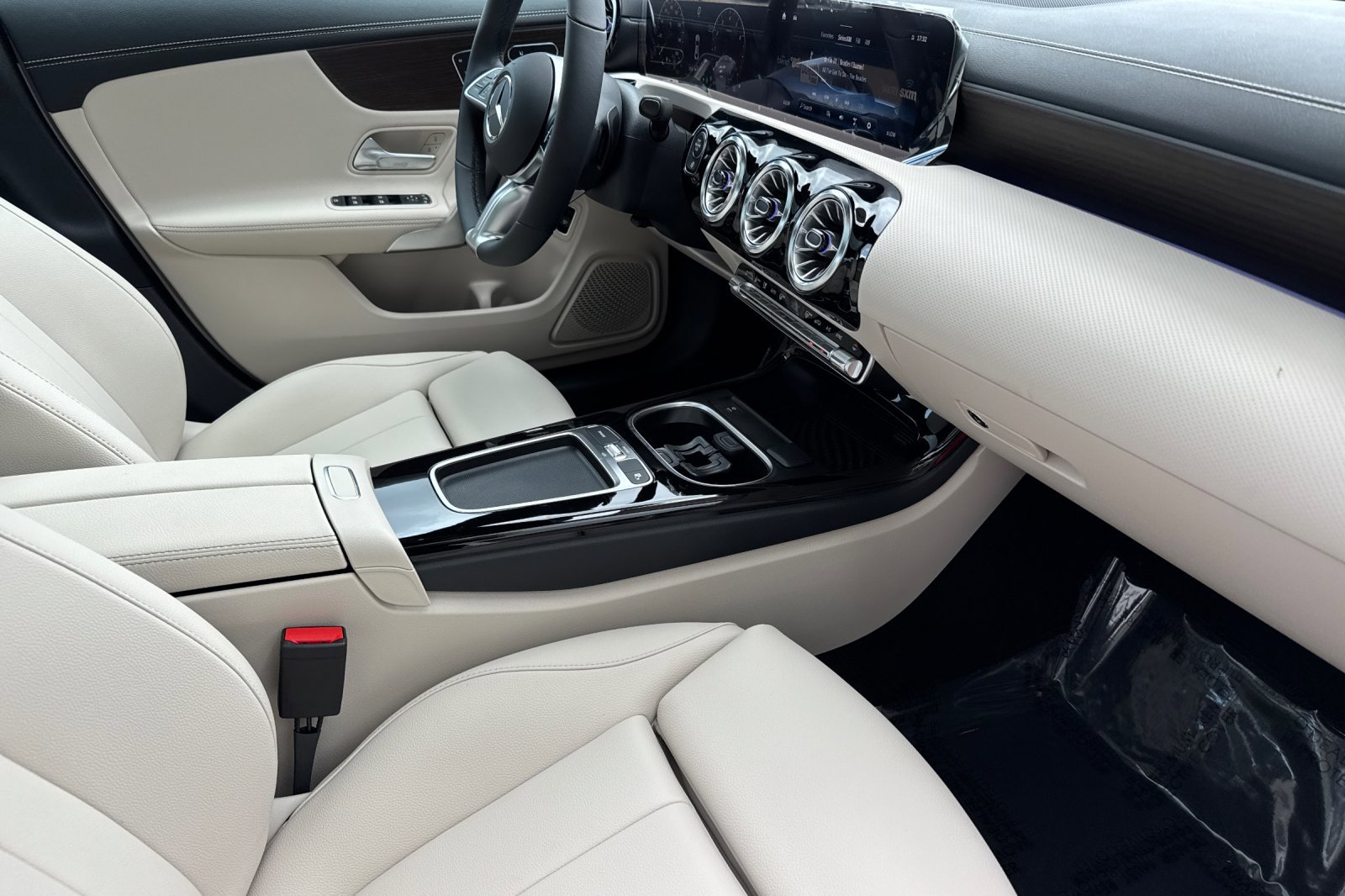 New 2026 Mercedes-Benz CLA 250 4MATIC image 15